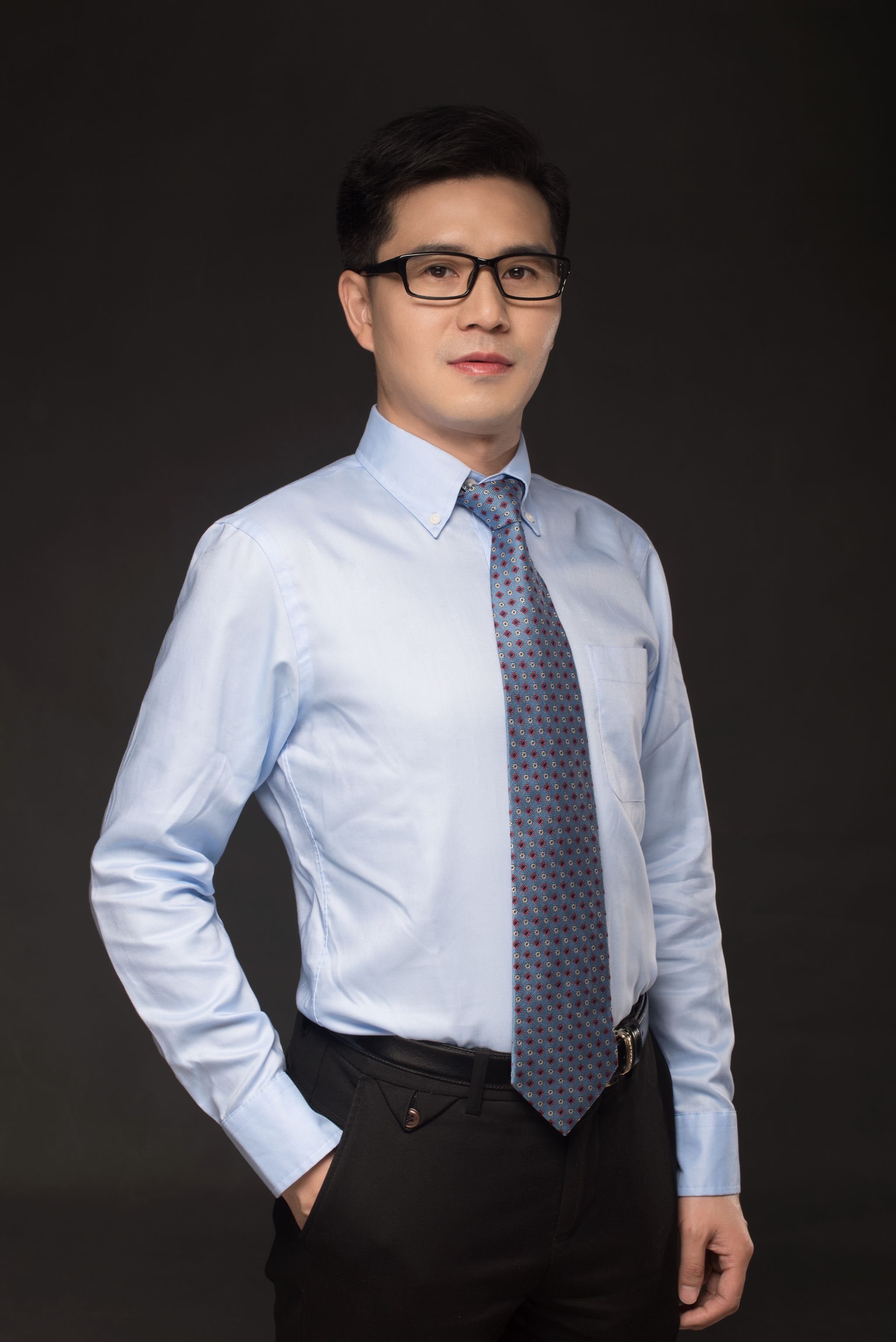 向鹏成